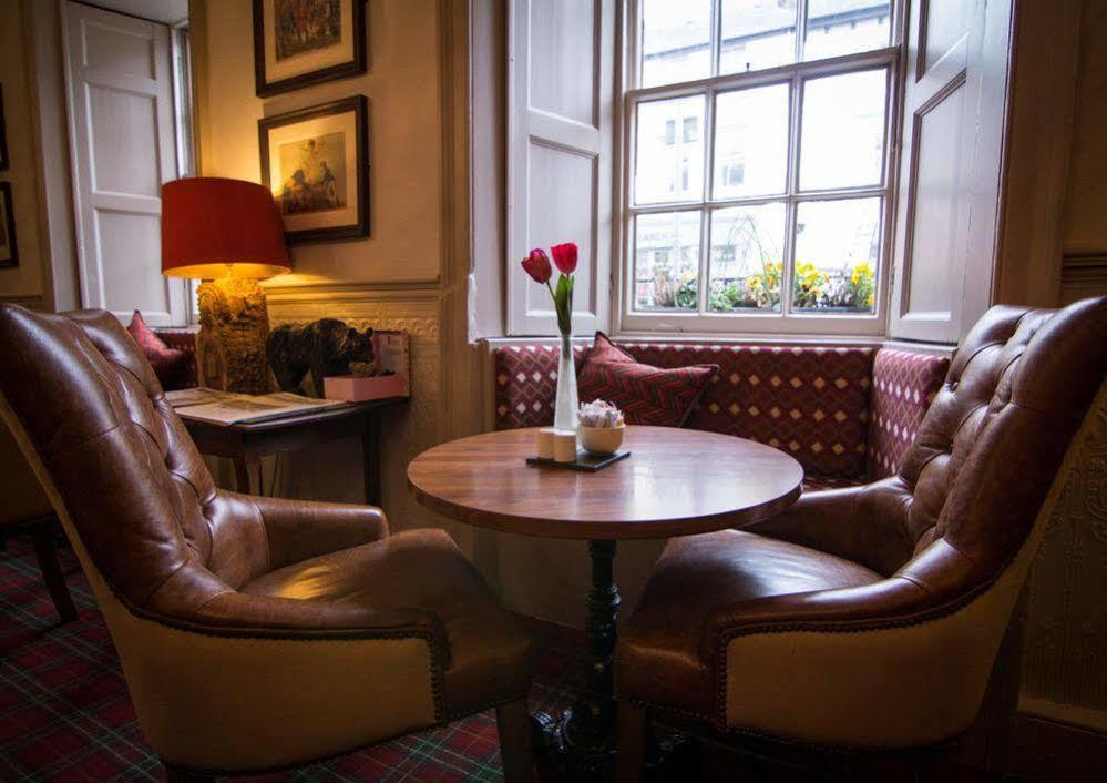 The Bear, Cowbridge酒店 外观 照片